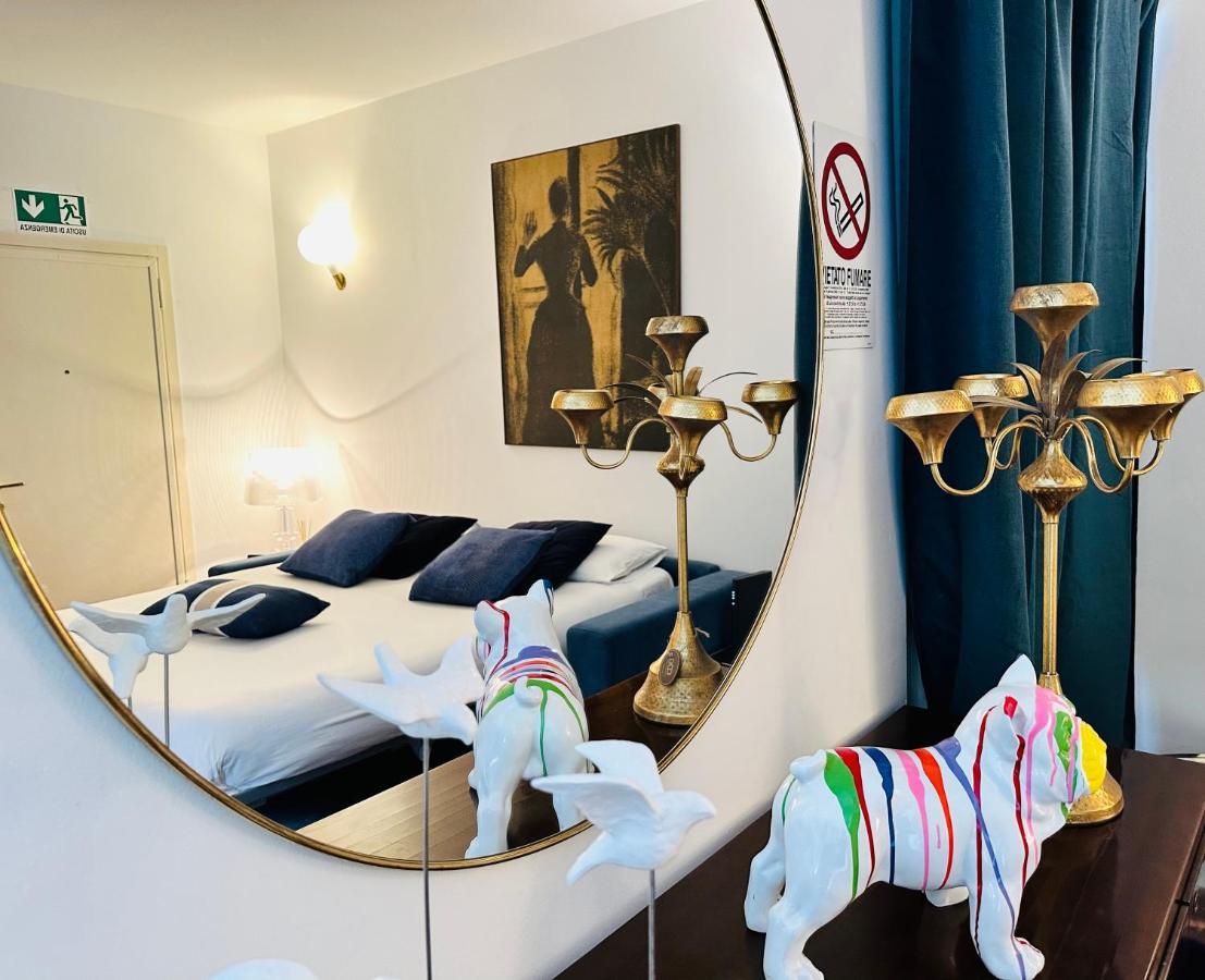 Comecasa Duomo - San Babila Lovely Apartment Milan Bagian luar foto